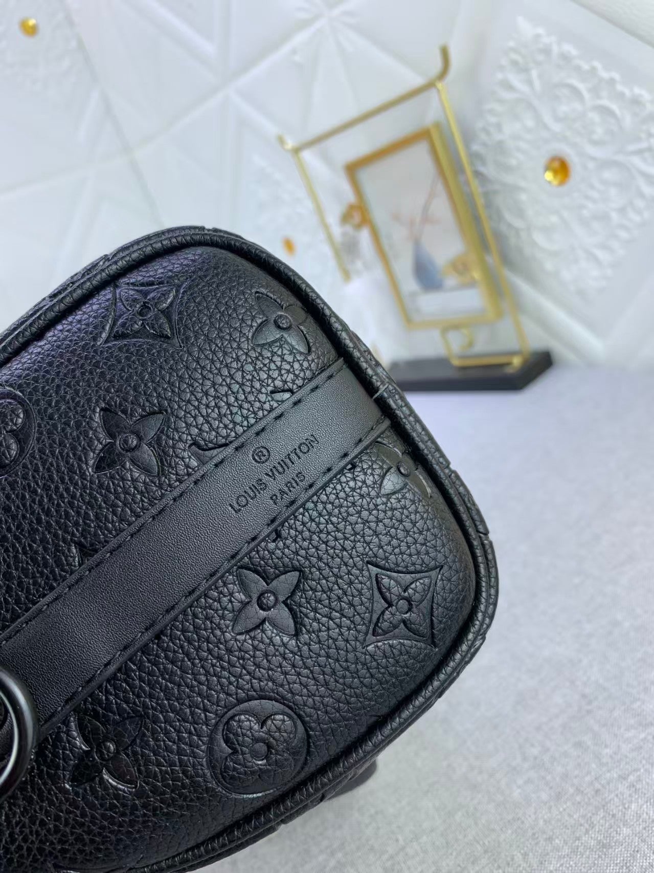 Lou Schwarze Luxus-Ledertasche