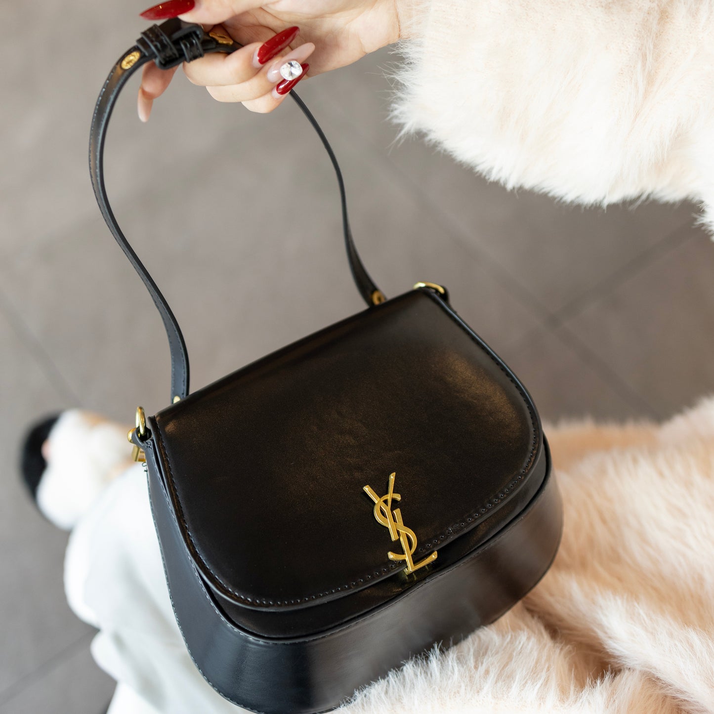 Noir & Gold Kettentasche
