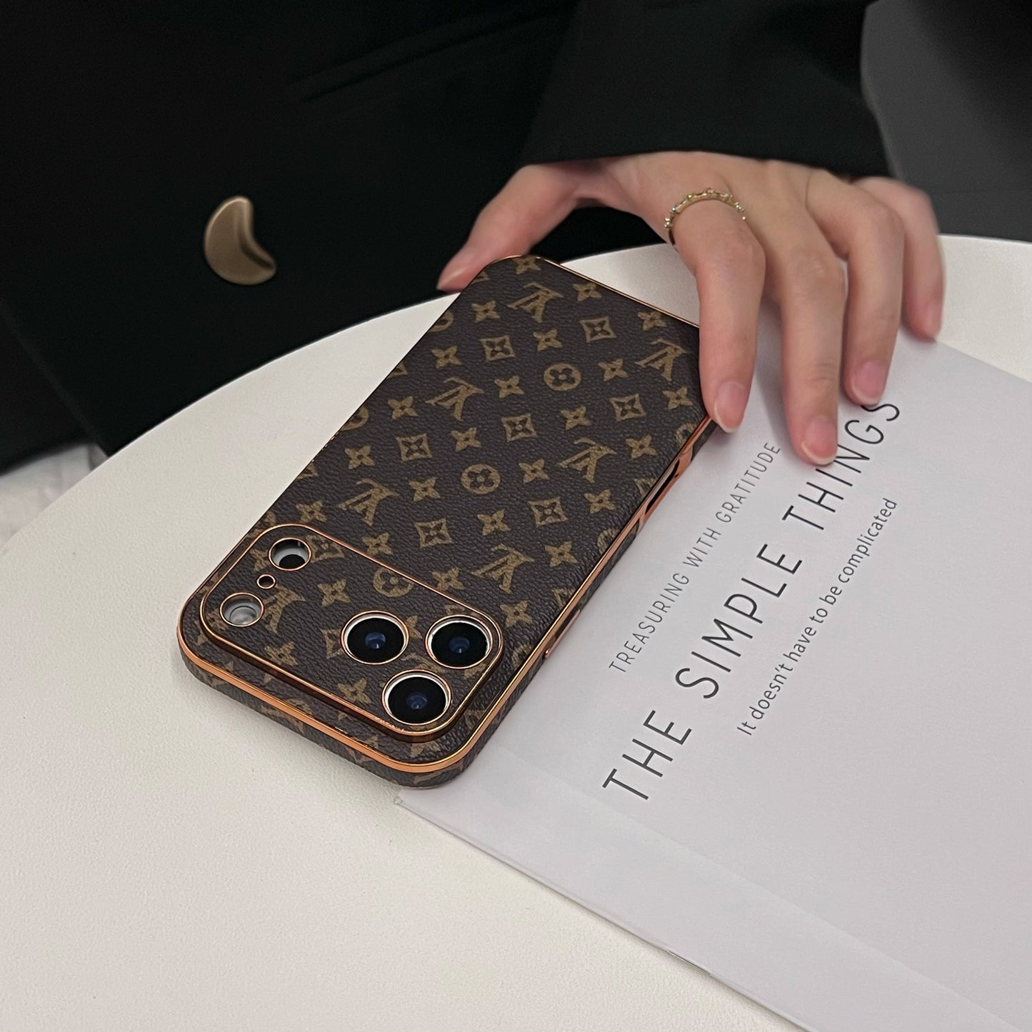 Luxe Monogram iPhone Hülle | Shine Edition