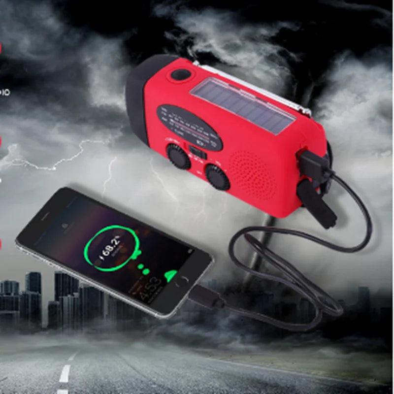 Noodradio Powerbank  Dynamo, Zaklamp & Solar Oplader 4-in-1