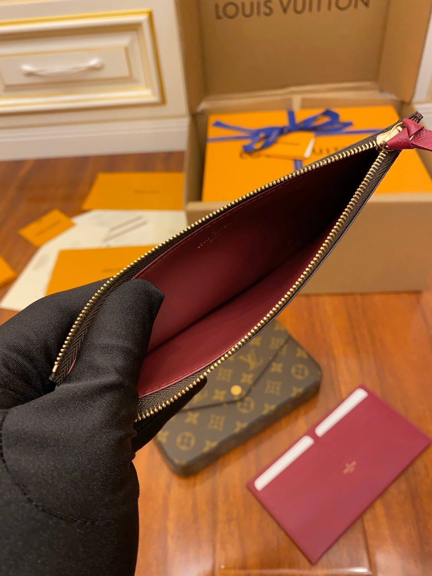 Elegante Pochette mit Kette – Foto 23
