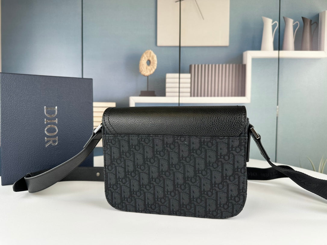 Klassische minimalistische Leder-Crossbody-Tasche – Foto 2