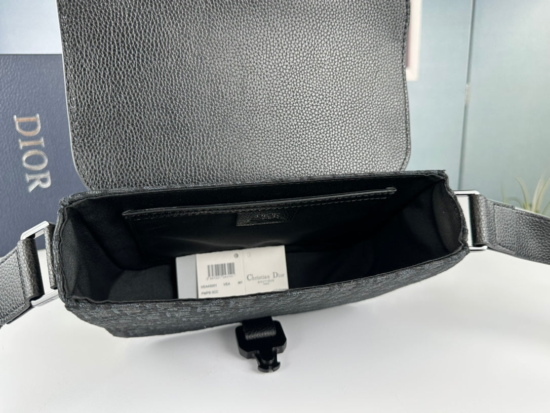 Klassische minimalistische Leder-Crossbody-Tasche – Foto 6