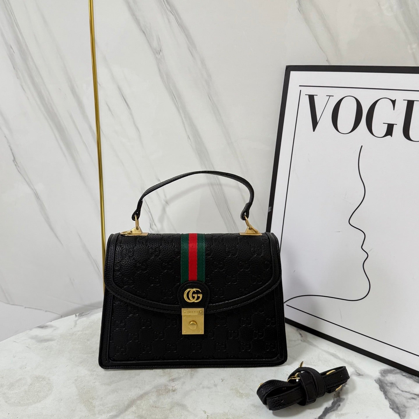 Luxuriöse Monogramm-Leder-Satchel – Foto 3