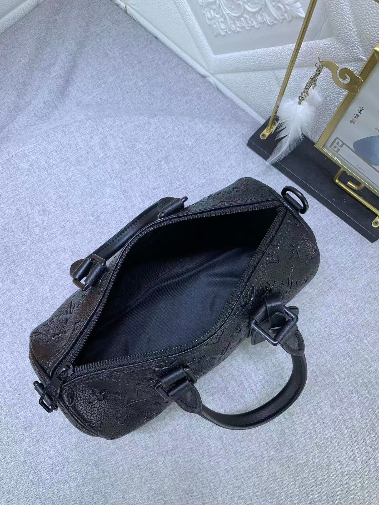 Lou Schwarze Luxus-Ledertasche