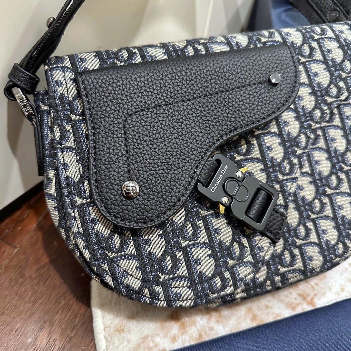 Vintage Monogramm Saddle-Crossbody-Tasche