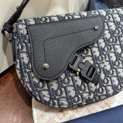 Vintage Monogramm Saddle-Crossbody-Tasche