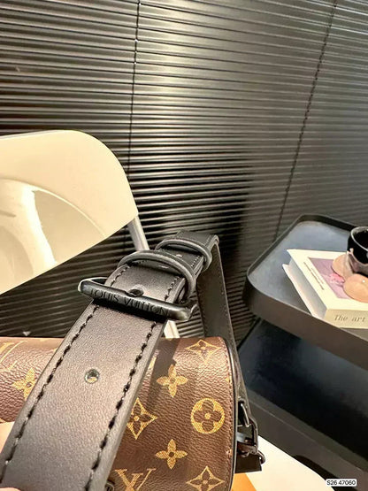 Luxuriöse Monogramm-Ledertasche
