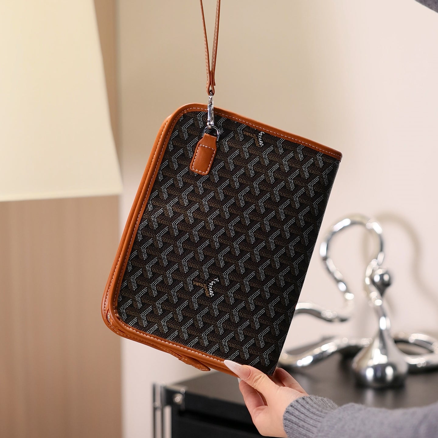 Luxuriöse Muster-Wristlet-Clutch