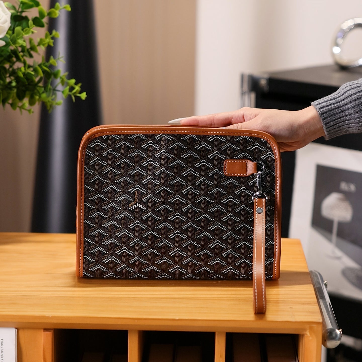 Luxuriöse Muster-Wristlet-Clutch