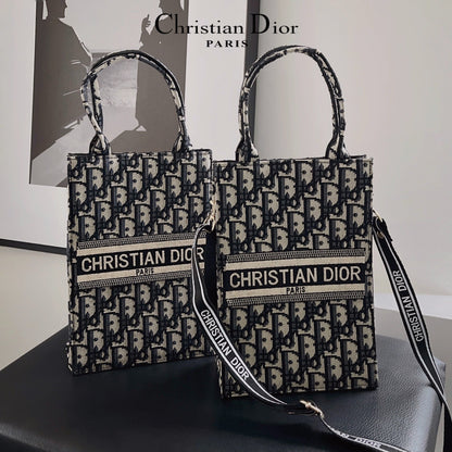Klassische Tote Bag mit Crossbody-Riemen 03
