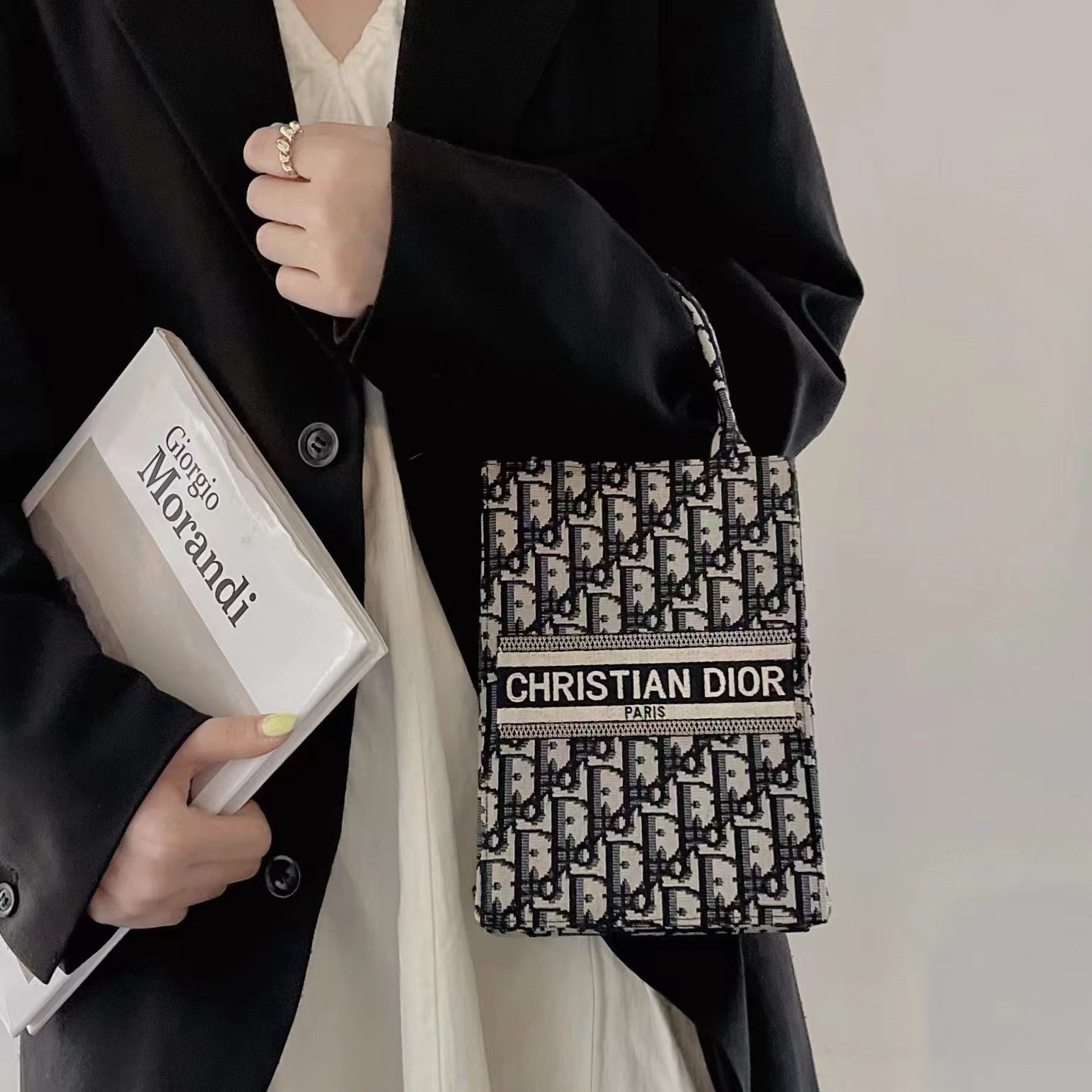 Klassische Tote Bag mit Crossbody-Riemen 03