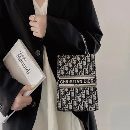 Klassische Tote Bag mit Crossbody-Riemen 03