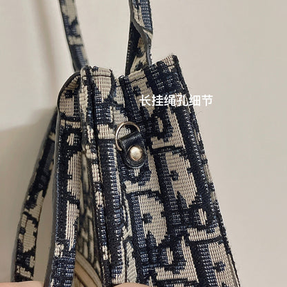 Klassische Tote Bag mit Crossbody-Riemen 03