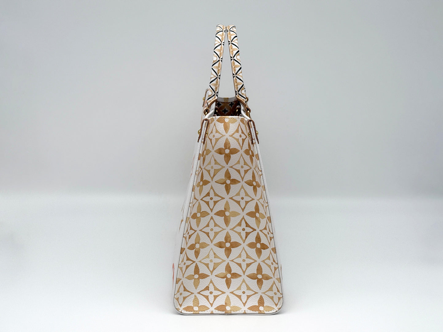 OnTheGo MM Tote Bag Beige