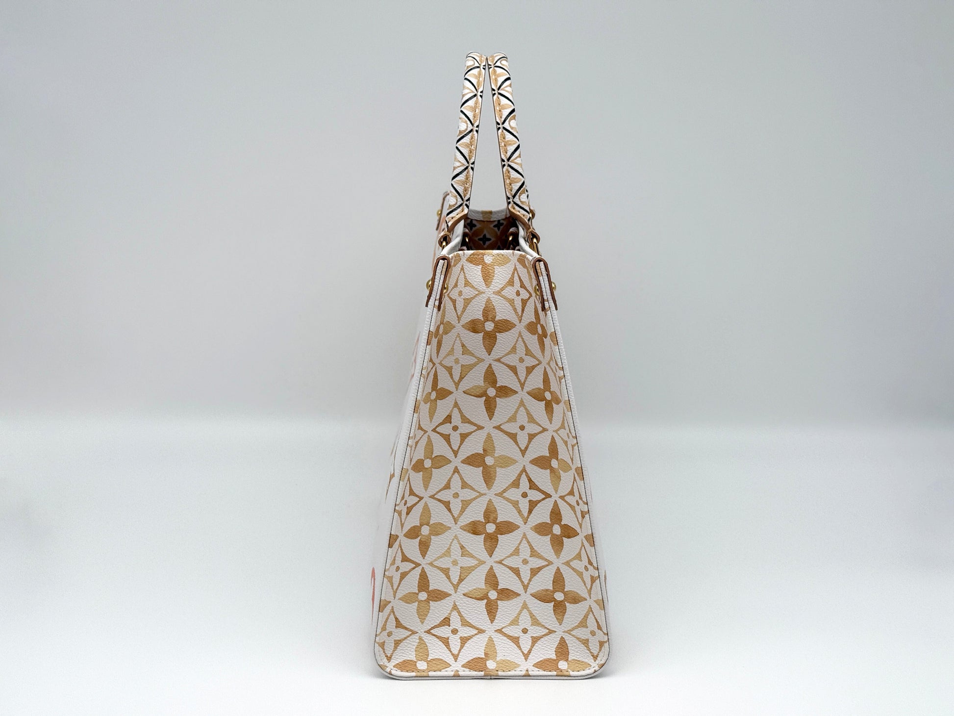 OnTheGo MM Tote Bag Beige