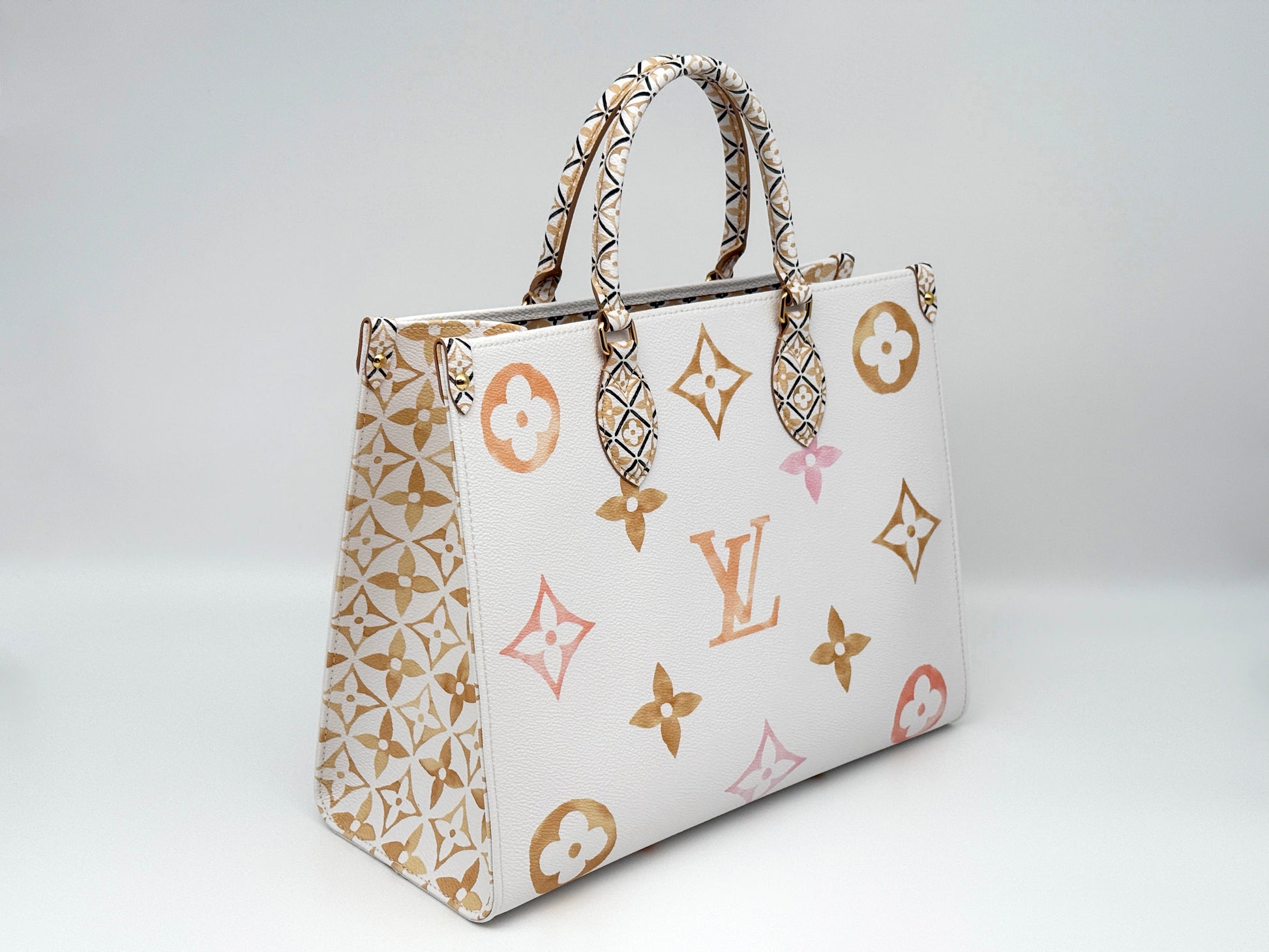 OnTheGo MM Tote Bag Beige