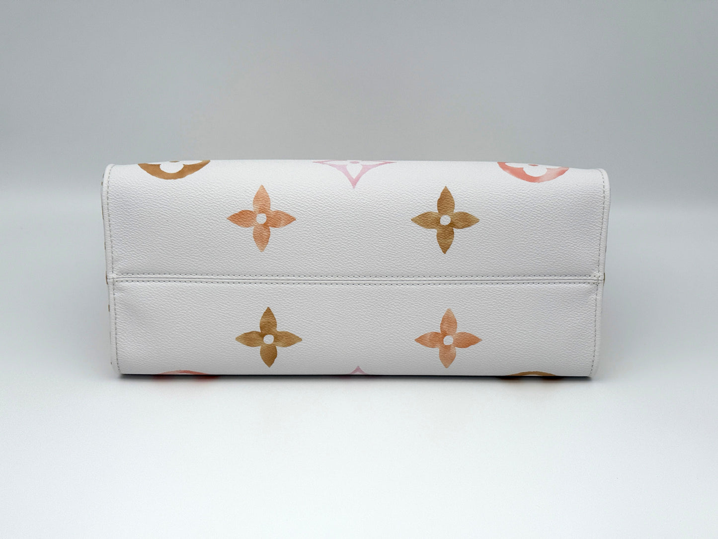 OnTheGo MM Tote Bag Beige