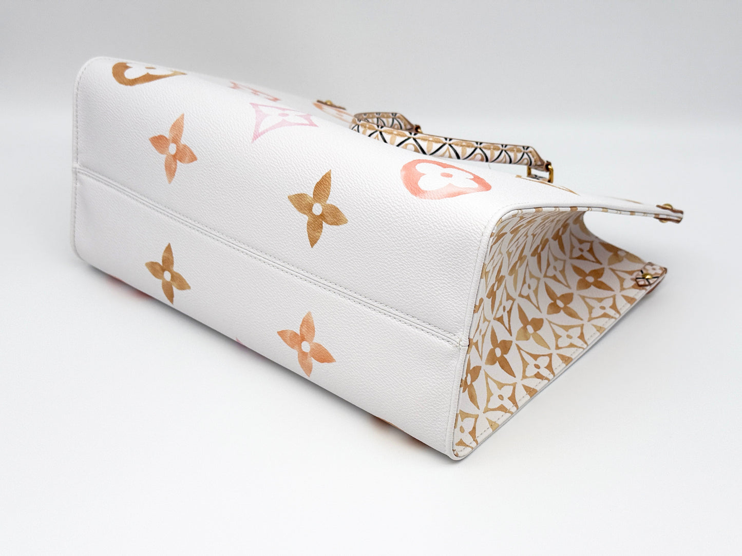 OnTheGo MM Tote Bag Beige