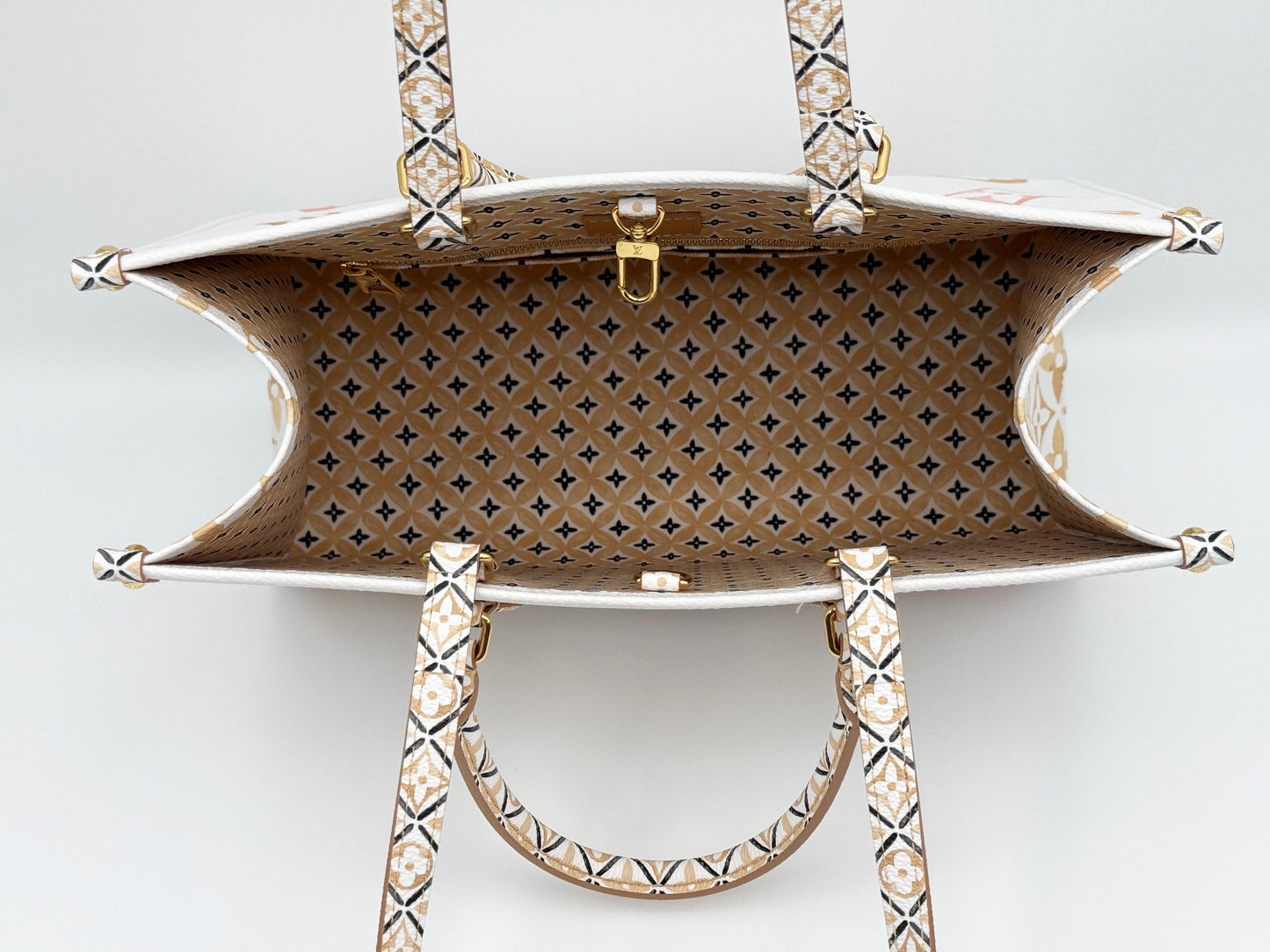 OnTheGo MM Tote Bag Beige