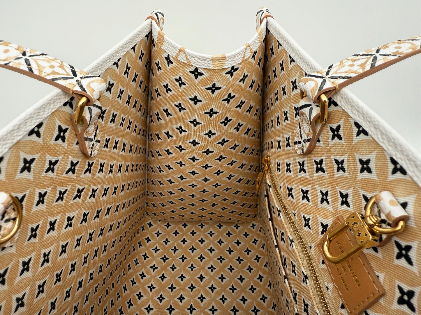 OnTheGo MM Tote Bag Beige