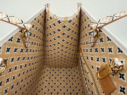 OnTheGo MM Tote Bag Beige