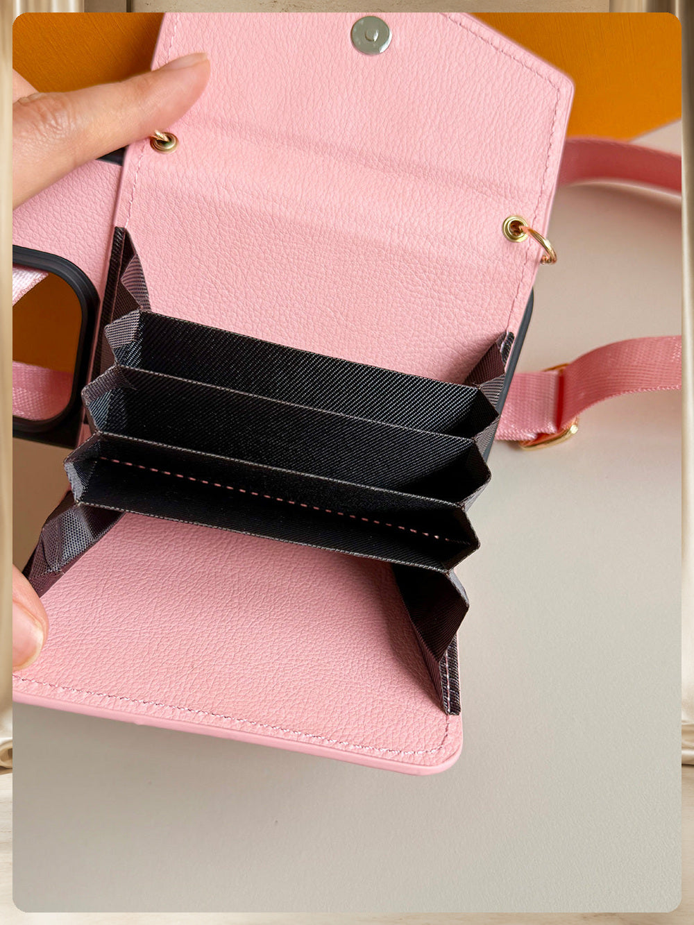 Sophie Berlin Luxus-Wallet-Handyhülle – Premiumfoto 9